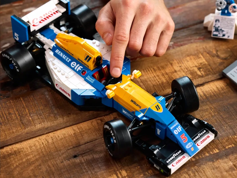 LEGO Icons Williams Racing FW14B a Nigel Mansell.