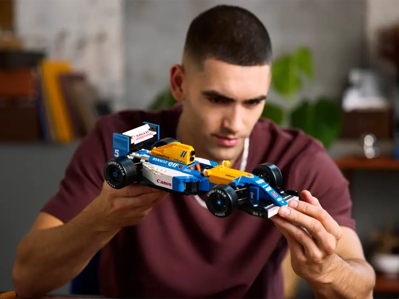 Stavebnica LEGO 10353 Icons Williams Racing FW14B a Nigel Mansell.