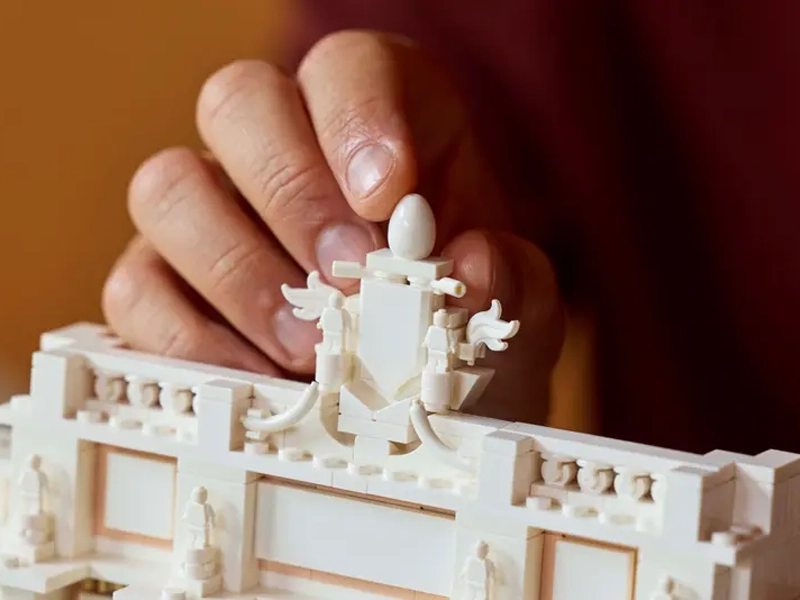 LEGO 21062 Architecture Fontána di Trevi.