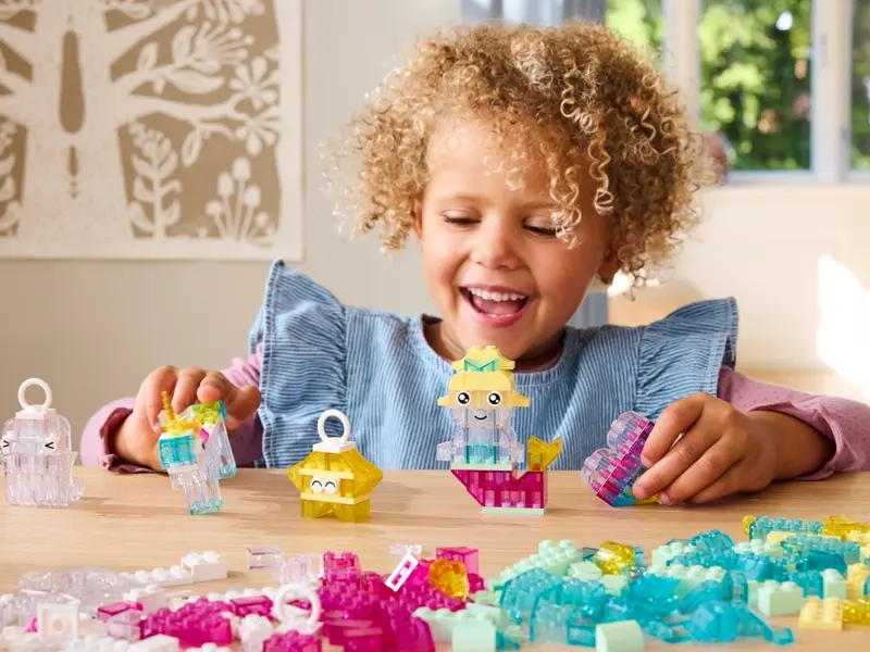 LEGO Classic 11040 Kúzelná priehľadná krabička.