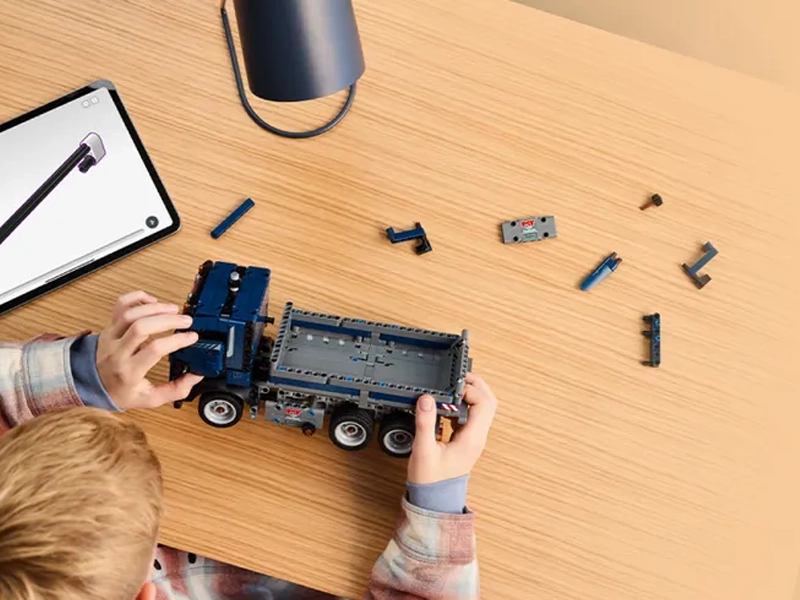 LEGO 42203 Technic Vyklápací nákladiak.
