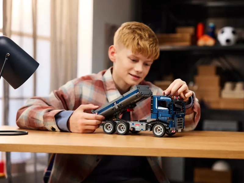 LEGO Technic Vyklápací nákladiak.