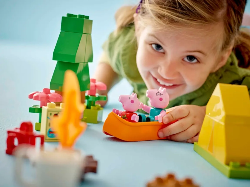 Stavebnica LEGO DUPLO 10452 Prasiatko Peppa Kempovačka.