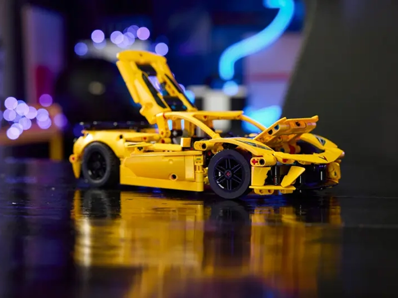 Stavebnica LEGO 42205 Technic Chevrolet Corvette Stingray.