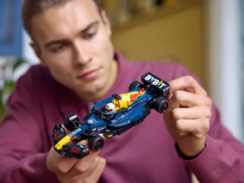 LEGO Speed Champions Pretekárske auto Oracle Red Bull Racing RB20 F1®.