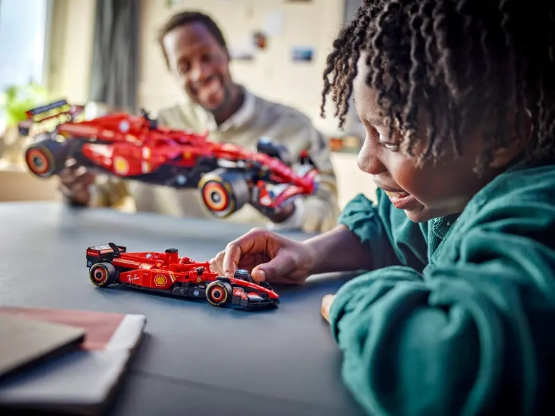 LEGO Speed Champions Pretekárske auto Ferrari SF-24 F1.