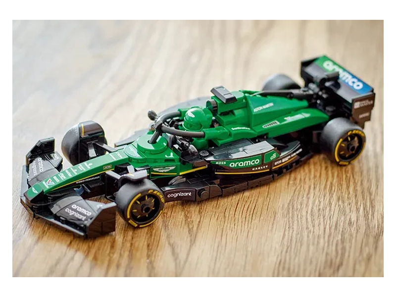 LEGO 77245 Aston Martin Aramco F1® AMR24.