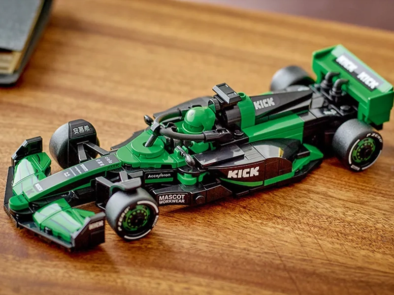 LEGO 77247 Pretekárske auto KICK Sauber F1® Team C44