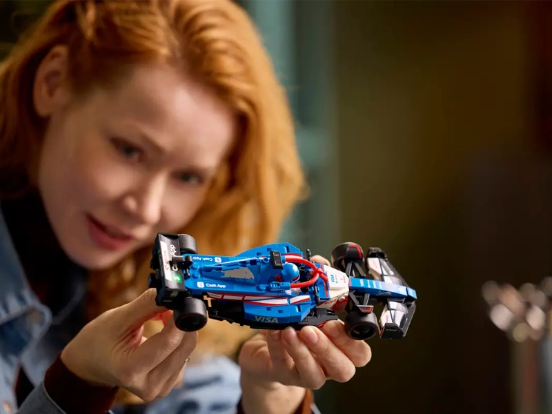 LEGO Speed Champions Pretekárske auto Visa Cash App RB VCARB 01 F1®.