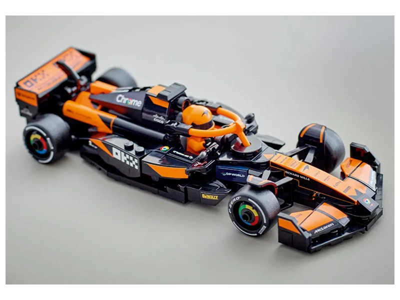 LEGO 77251 McLaren F1® Team MCL38.