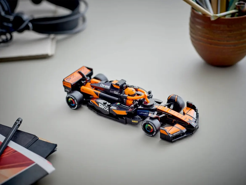 Stavebnica LEGO 77251 Speed Champions Pretekárske auto McLaren F1® Team MCL38.