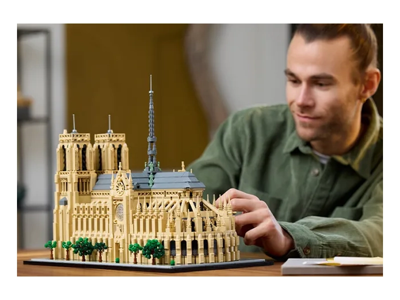 LEGO 21061 Notre-Dame.