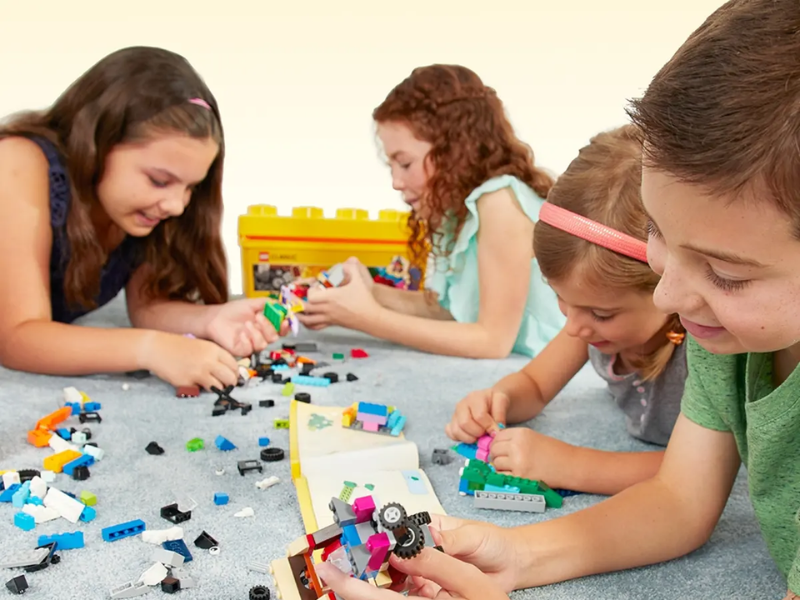 Lego stredný kreatívny box.