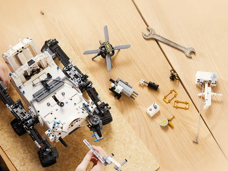 Lego stavebnica NASA Mars Rover Perseverance.