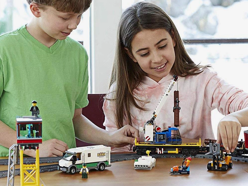 LEGO Nákladný vlak.