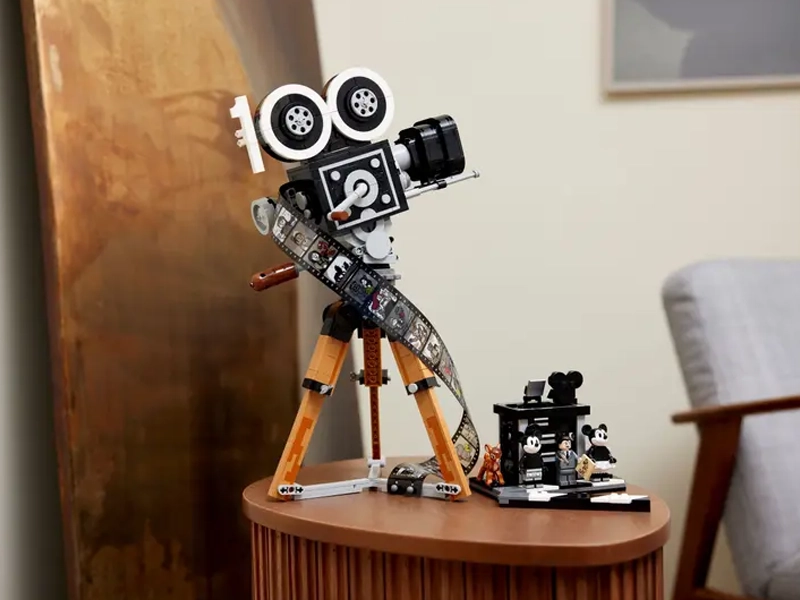 Lego Disney Kamera na počesť Walta Disneyho 43230.