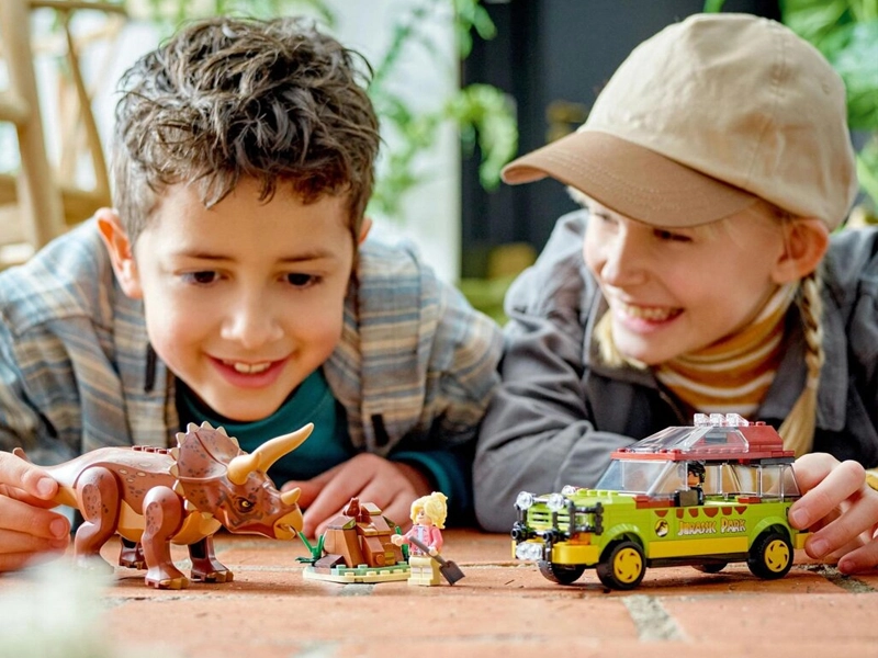 Stavebnica LEGO® Jurassic World Výskum triceratopsa.