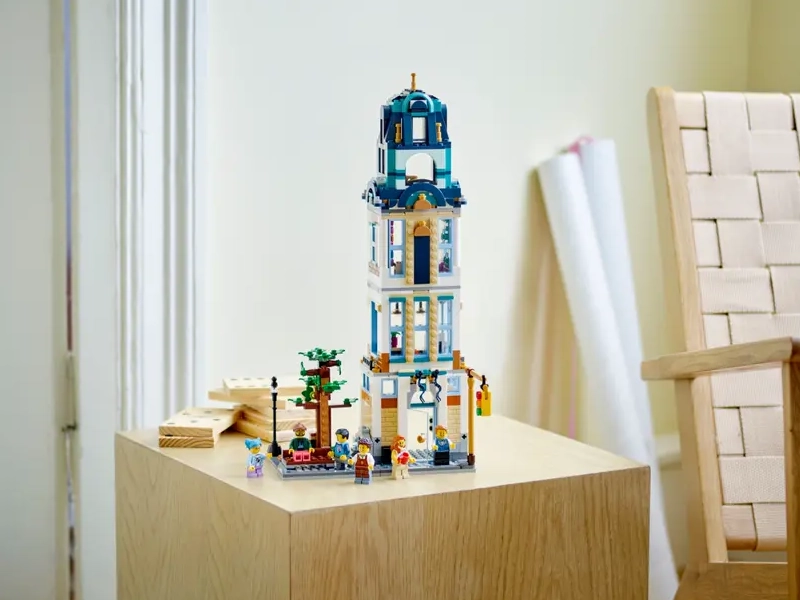Lego Creator model 3v1 4-poschodový obytný dom v štýle art deco.