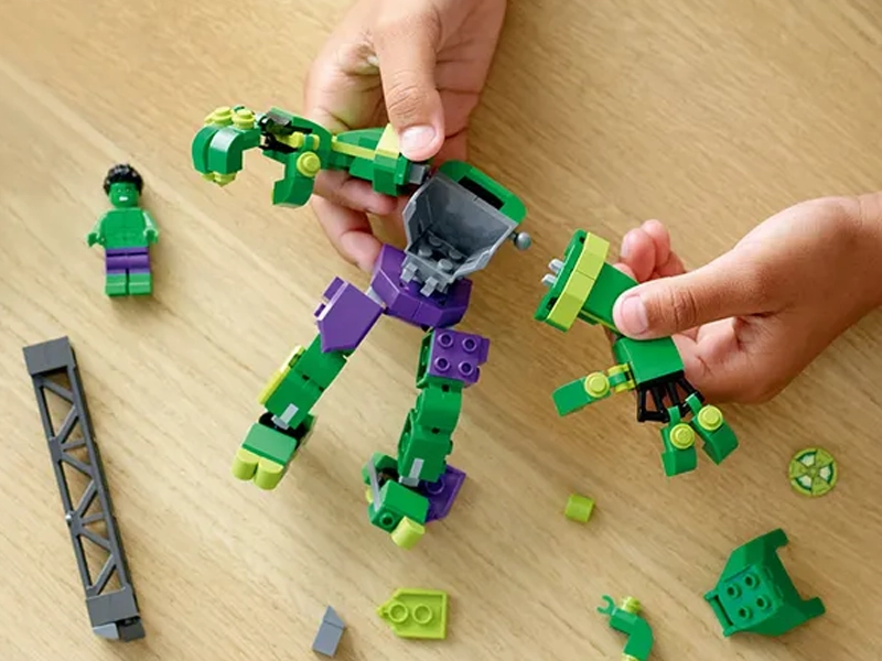 Lego Marvel Hulk.