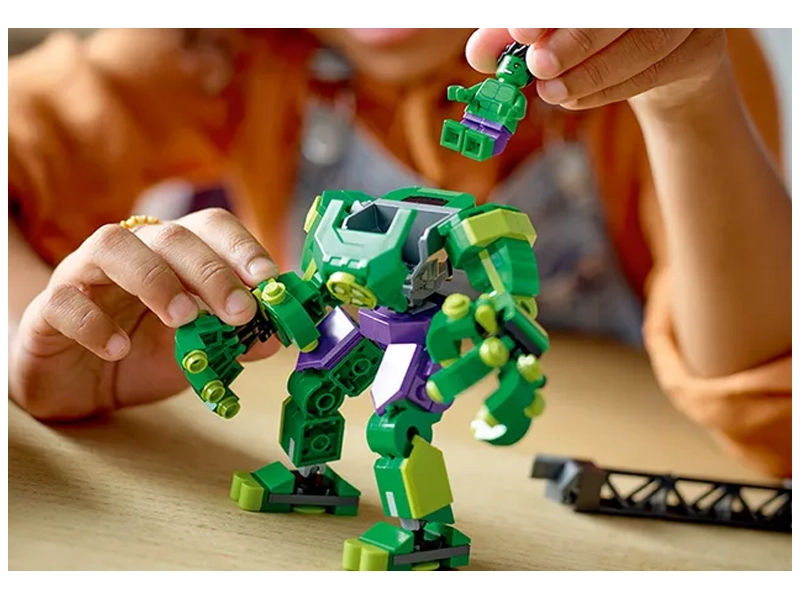 LEGO MARVEL Hulk v robotickom brnení.