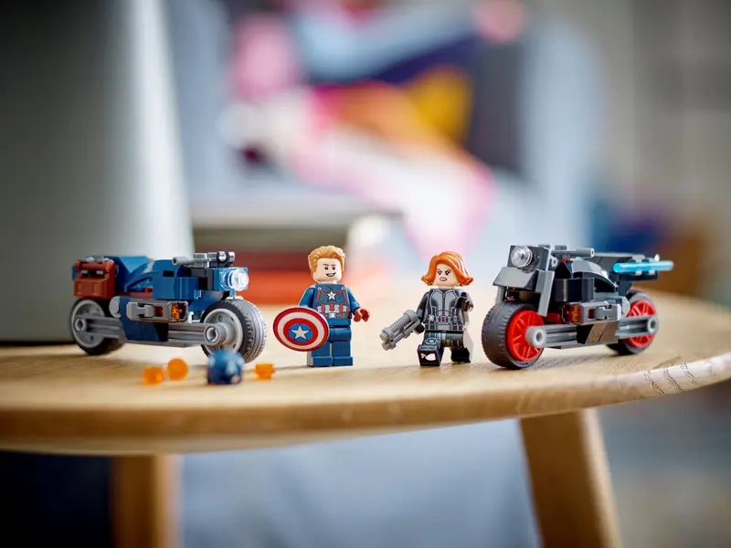 Lego Marvel Black Widow a Captain America.