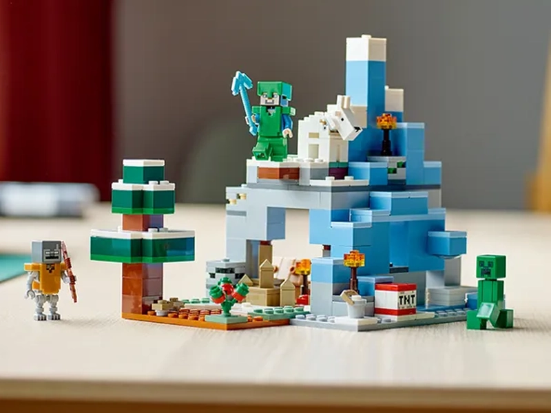 Stavebnica Lego Minecraft Ľadové hory.