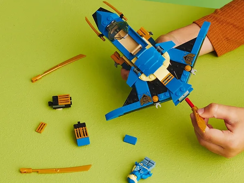 Lego Ninjago Jayova blesková stíhačka EVO.