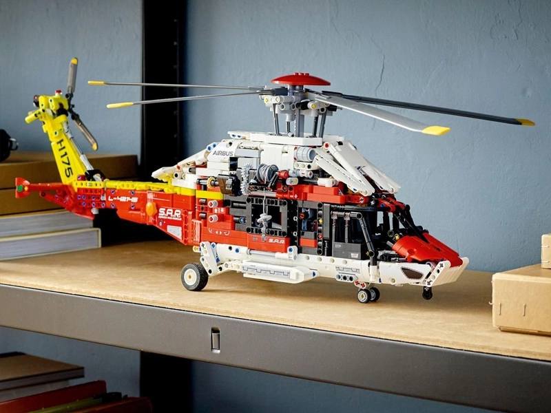 Stavebnica LEGO Technic Záchranárska helikoptéra Airbus H175.