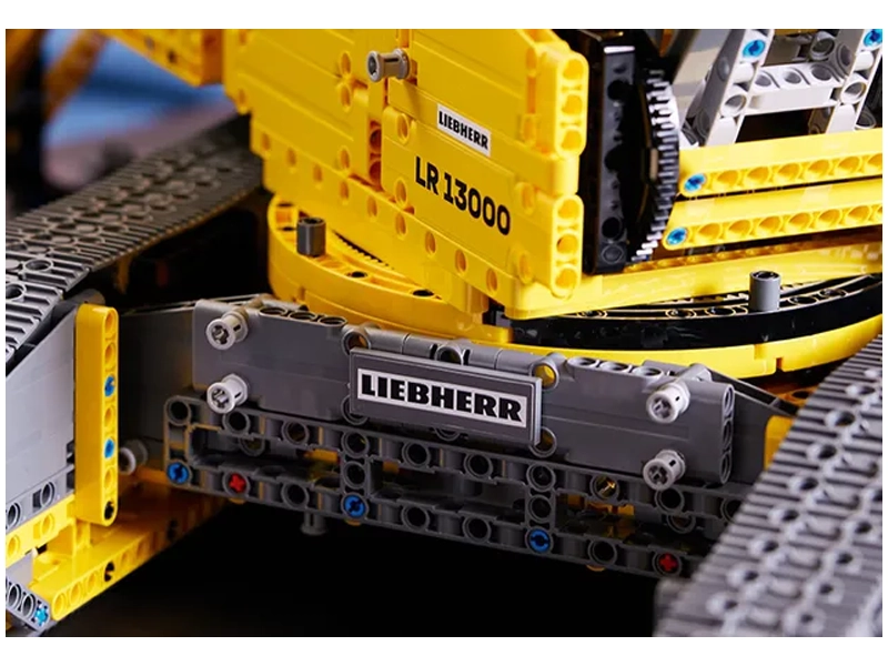 Lego Technic 42146 Pásový žeriav Liebherr LR 13000.