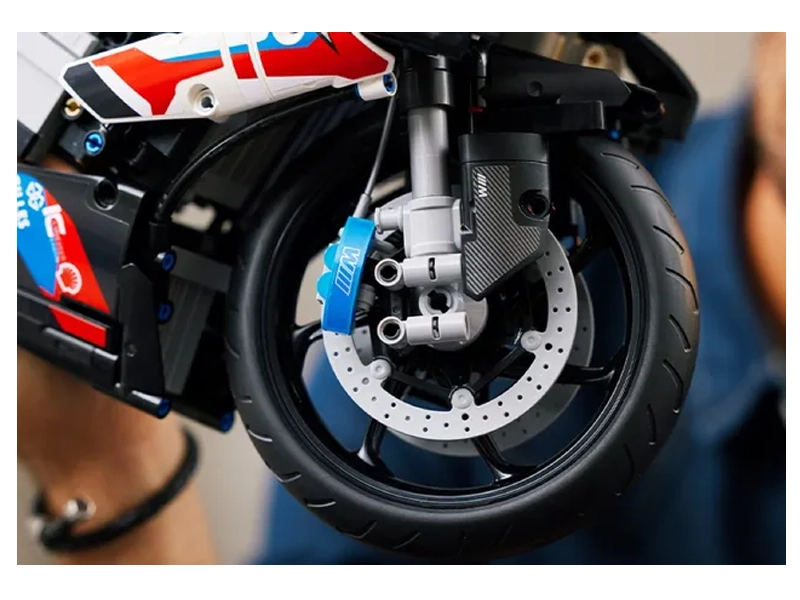 LEGO BMW motorka.