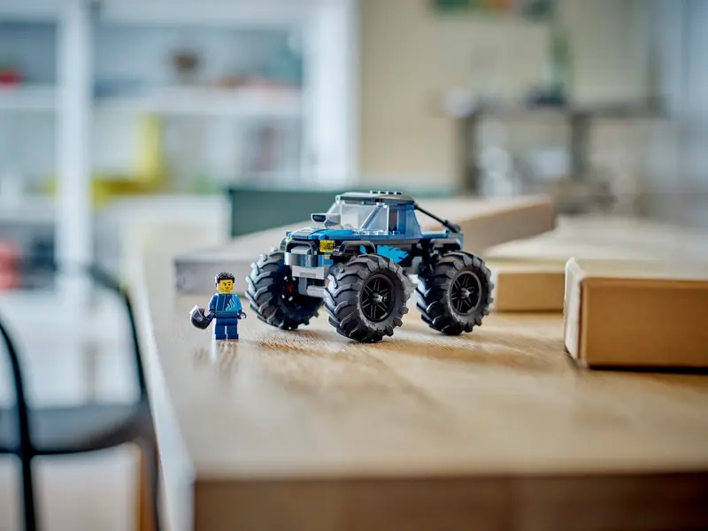 LEGO City Modrý monster truck.
