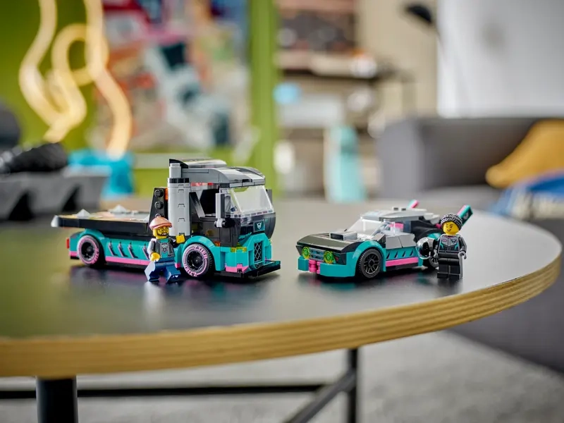 LEGO City Kamión s pretekárskym autom.