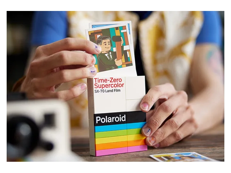 LEGO IDEAS Polaroid OneStep SX-70.