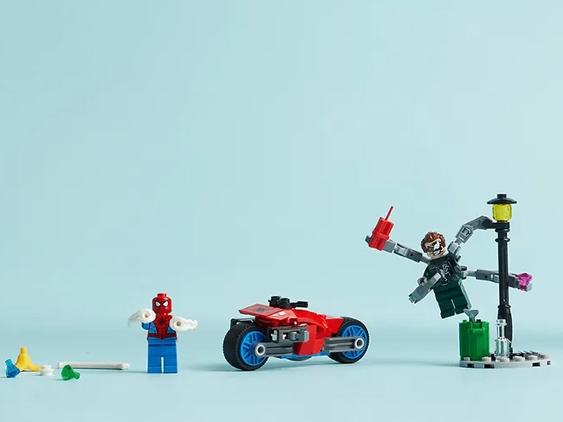 LEGO MARVEL Naháňačka na motorke: Spider-Man vs. Doc Ock.