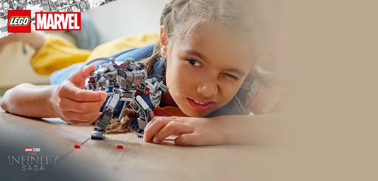 HERO LEGO MARVEL War Machine v robotickom obrnení.