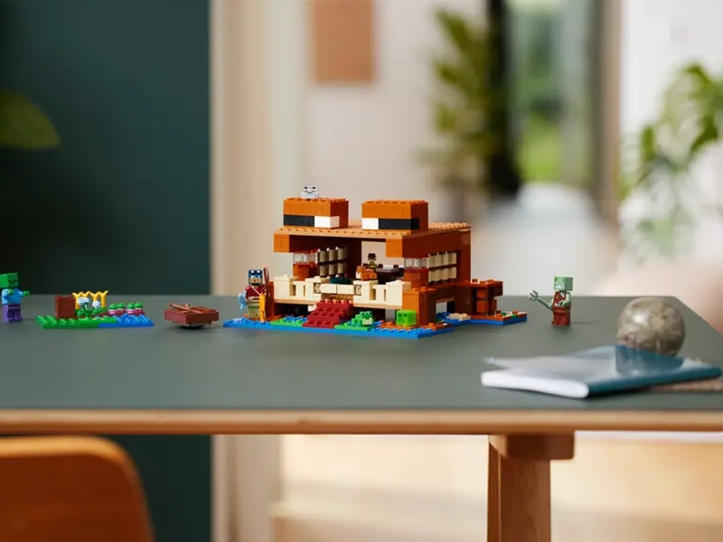 Stavebnica LEGO Minecraft Žabí domček.