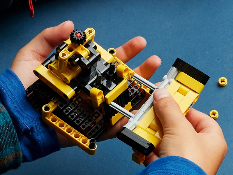 LEGO Technic Výkonný buldozér.