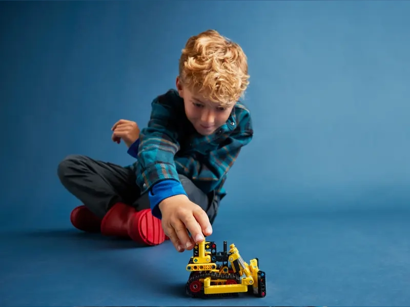 Stavebnica LEGO Technic Výkonný buldozér.