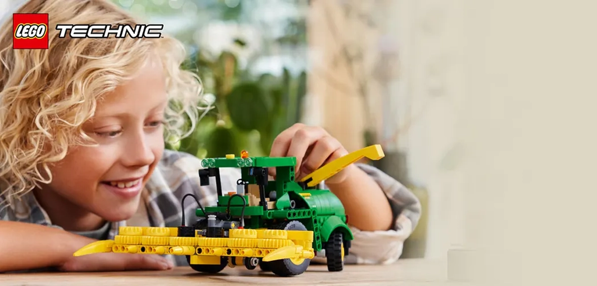 HERO LEGO Technic John Deere 9700 Forage Harvester.