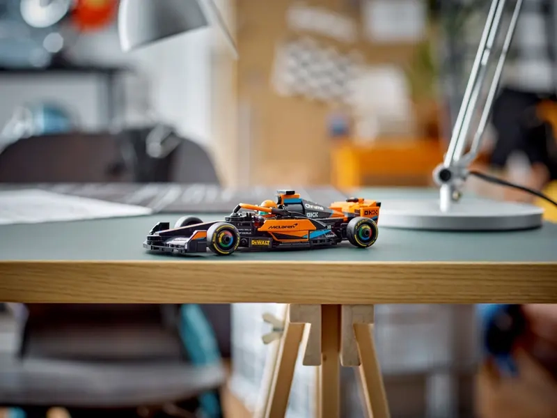 sTAVEBNICA LEGO Speed Champions McLaren Formula 1.