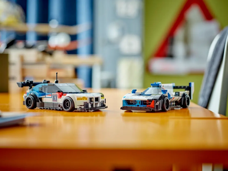 LEGO Speed Champions Pretekárske autá BMW M4 GT3 a BMW M Hybrid V8.