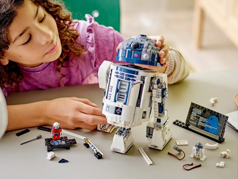 LEGO R2-D2.