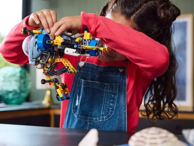 Stavebnica LEGO 42201 TECHNIC Hlbokomorská výskumná ponorka.