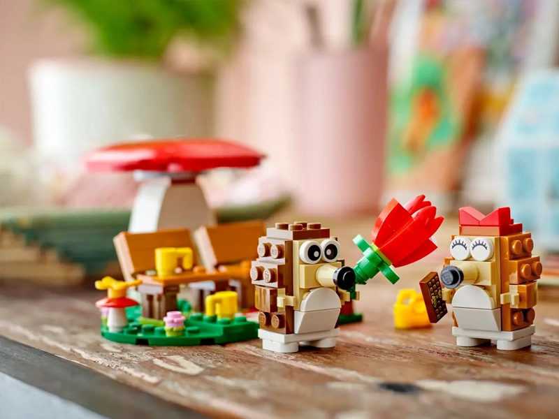 LEGO Iconic 40711 Ježkovia na pikniku.