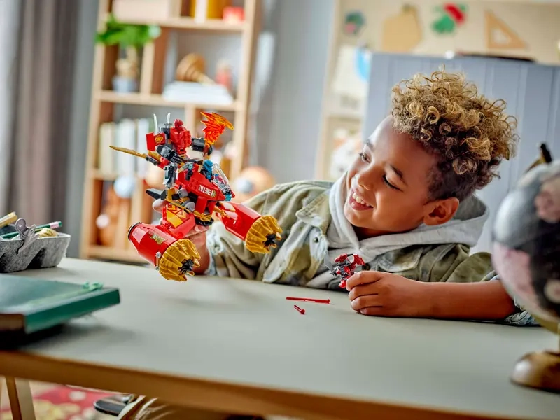 Stavebnica LEGO NINJAGO 71830 Kaiov búrkový jazdec a drak.