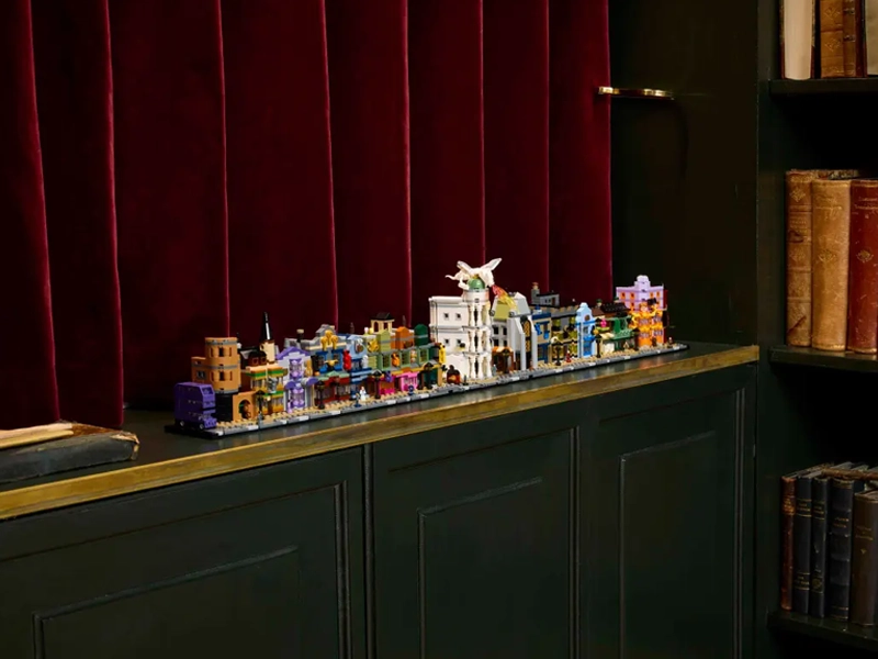 LEGO Harry Potter Čarodejnícke obchody v Šikmej uličke.