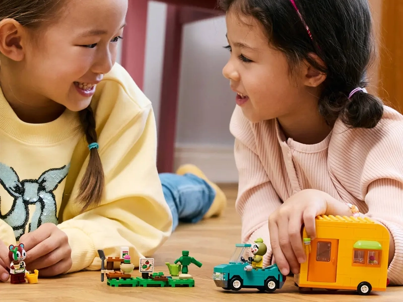 LEGO Animal Crossing™ 77054 Leif, karavan a záhradkársky obchod.