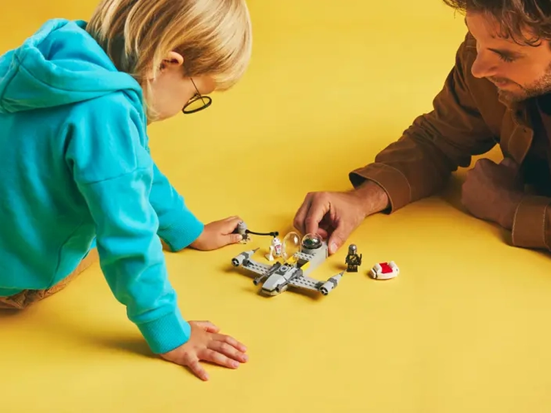 Stavebnica LEGO STAR WARS 75410 Mando, Grogu a stíhačka N-1 Starfighter™.