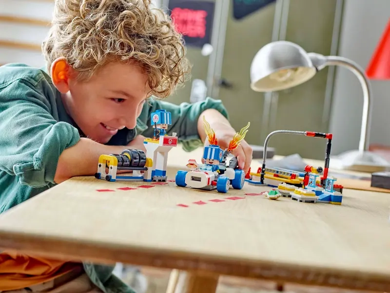 LEGO Super Mario Mario Kart – Toad a jeho garáž.