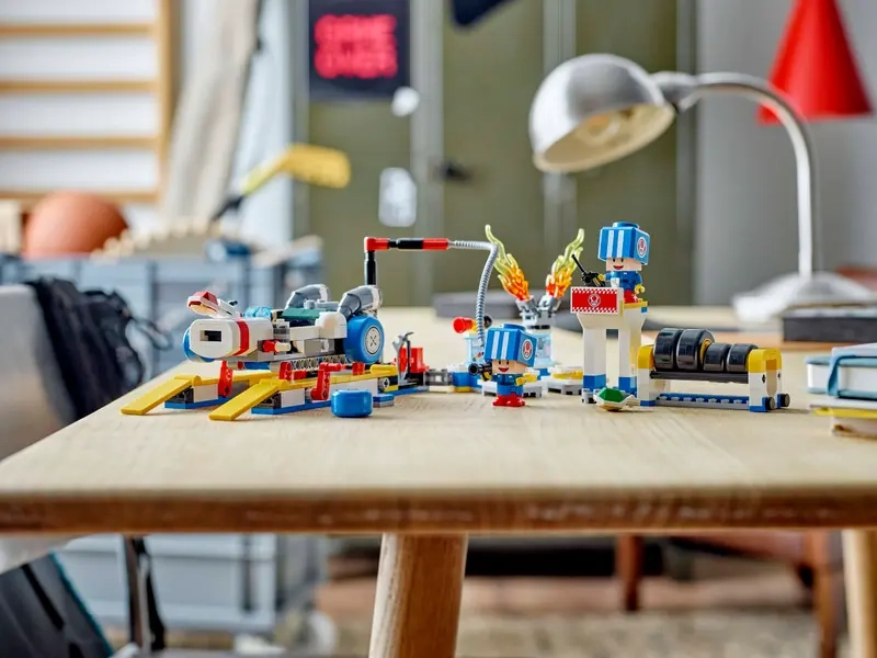 Stavebnica LEGO 72035 Super Mario Mario Kart – Toad a jeho garáž.